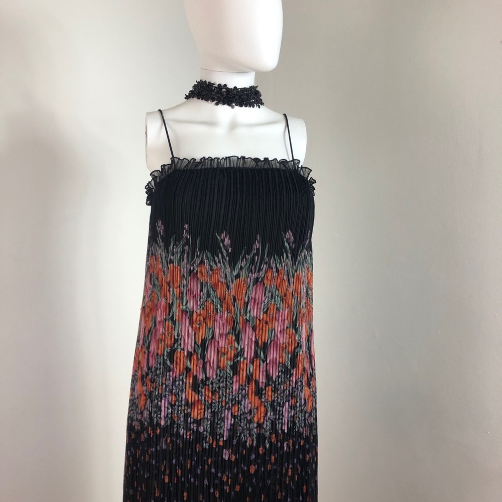 Vintage Sunray pleated cdress w/ spaghetti straps - Picture 10 of 16